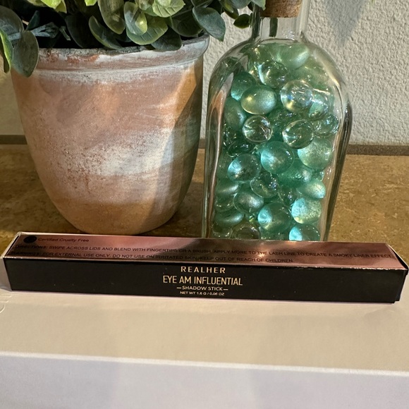 RealHer Makeup Realher Cream Eyeshadow Stick In Chocolate Full Size